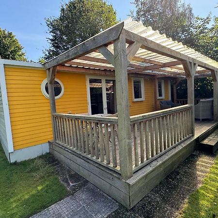 Ruime 5-Persoons Chalet Aan Het Bergumermeer Suameer Exterior photo